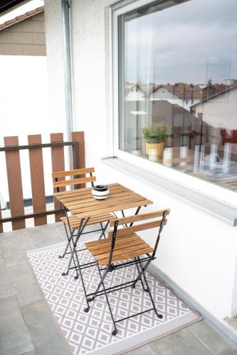 Kilátás, Platz fur 8 Pers - C4S Come4Stay Monteure "InnArt" Boxspringbett Einzelbett Toging am Inn, Parkplatz in Erharting