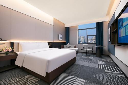 Madison Hotel Wuhan Jianghan Road Pedestrian Street – Wuhan, OH
