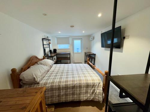 Exterior view, The Shack 1 bedroom apartment in St Columb Minor