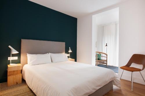 Two-Bedroom Premium Apartment with Terrace image 10