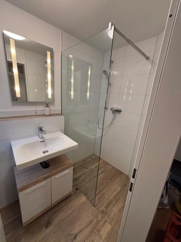 Zuhanyzó, M&L Appartement in Troisdorf