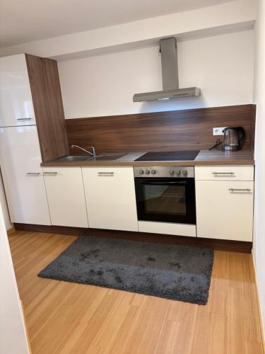 Konyha, M&L Appartement in Troisdorf