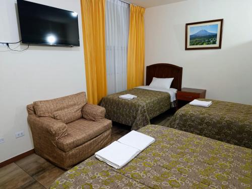 Triple Room with Private Bathroom image 3