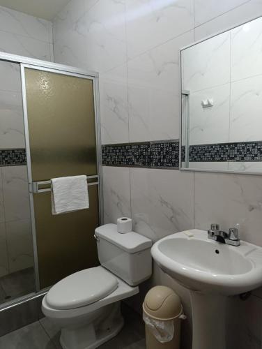 Double Room with Private Bathroom image 7
