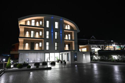 . Hotel Hypnos