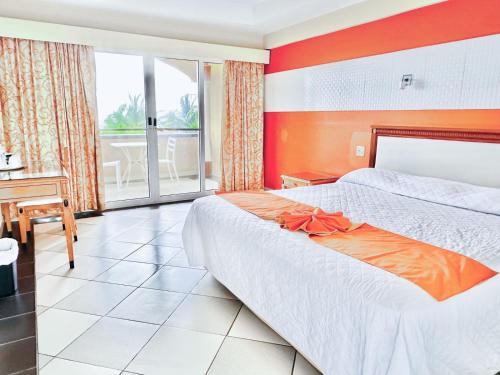 Las Olas Beach Resort in Palo Grande