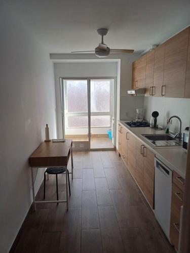 Kitchen, City Centre apartments near Cafeteria YAIZA