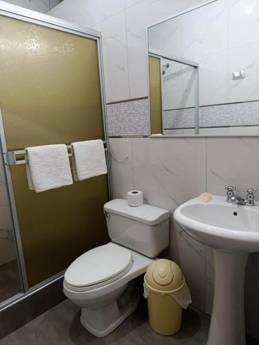 Triple Room with Private Bathroom image 3