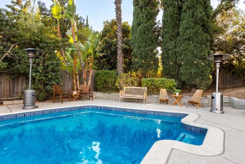 Piscina, Adorable 4 bedroom home with Pool & more in Santa Clarita