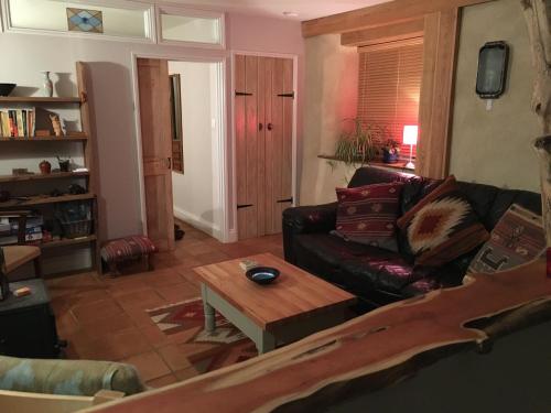 Pathways Beachwood Cottage - image 9