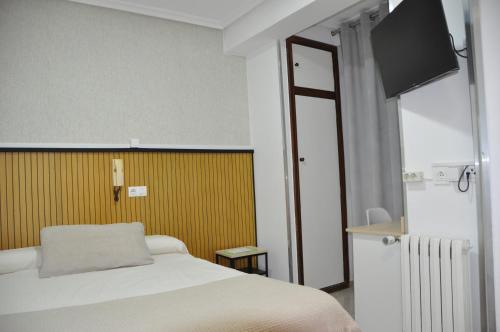 Hostal Ramón y Cajal - image 14