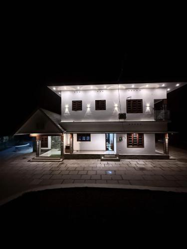 A szálláshely kívülről, Luxury Villa Ps5 Home-Theater Hookah 30km 2 Munnar in Chillithodu