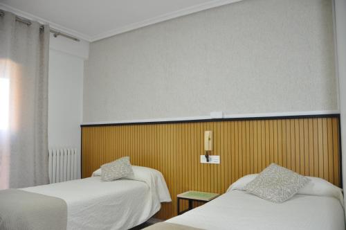 Hostal Ramón y Cajal - image 11