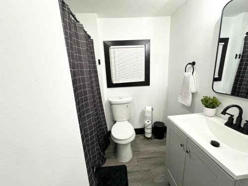 Fully Renovated Modern 4Bedroom 3Bath Home Close to Downtown Cleveland Fully Furnished, Cleveland (zdjęcie 8)