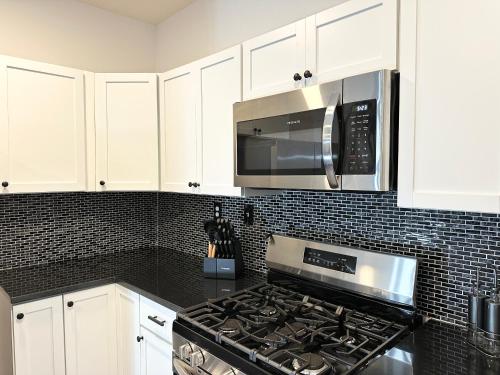 Fully Renovated Modern 4Bedroom 3Bath Home Close to Downtown Cleveland Fully Furnished, Cleveland (zdjęcie 10)