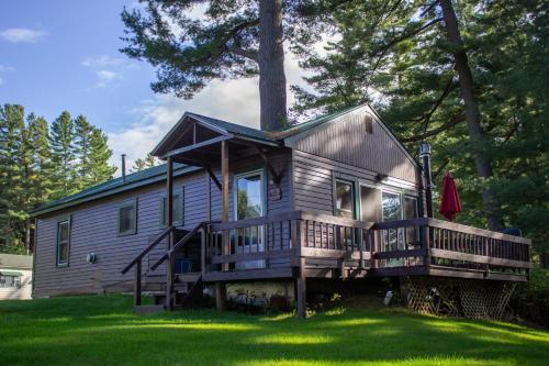 Paddlers Rest Lakeside Cabins and Motel in Long Lake, USA