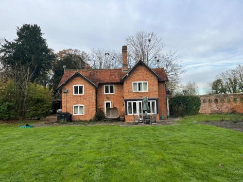 Bucking Lodge in Ripley (Surrey)