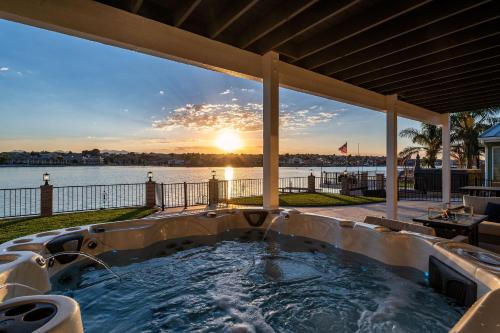 The Lakefront Oasis, Victorville