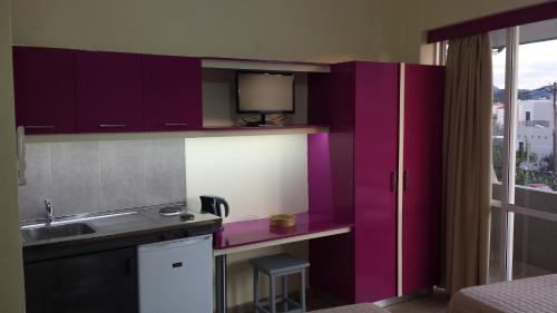 Takis Hotel Apartments - image 3