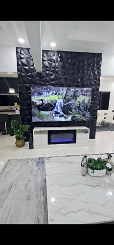 sala de TV, Blanco Oasis in Plantation Village