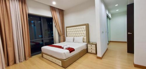 ELEMENTS Condo with Infinity Pool ELEMENTS Condo with Infinity Pool