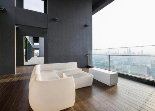 ELEMENTS Condo with Infinity Pool ELEMENTS Condo with Infinity Pool