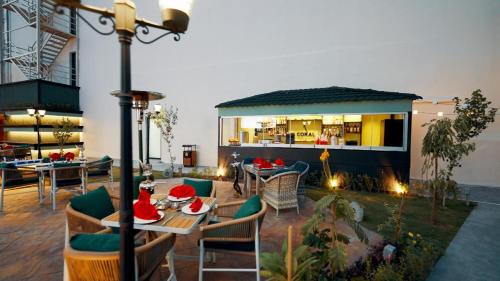 Coral Baghdad Hotel in กรุงแบกแดด