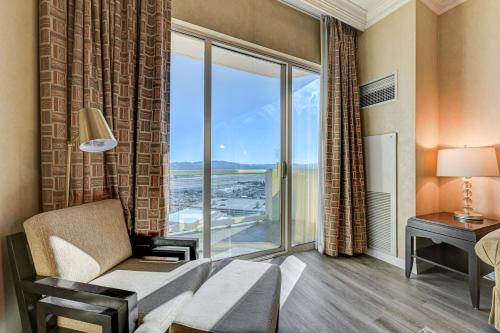 Signature MGM 1 Bedroom Penthouse Suite, Las Vegas (photo 9)