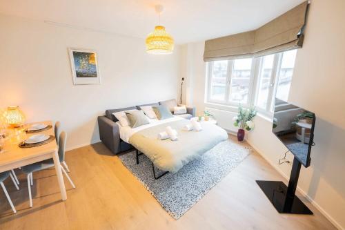 Royal 60m2 One Bedroom Apartment - VW140A in Irisbuurt