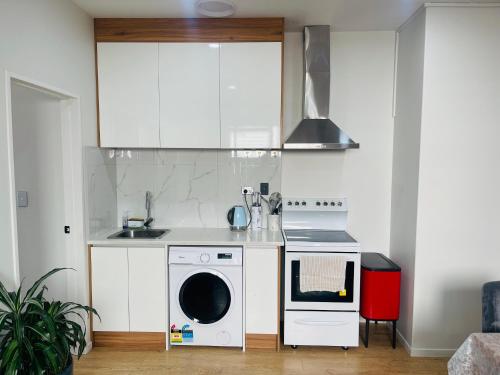 Flat bush holiday apartment in Flat Bush