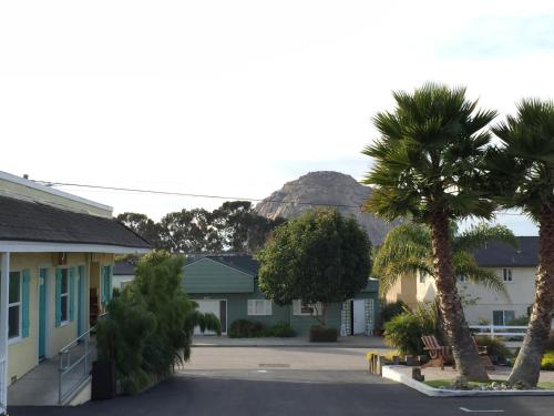 Beach Bungalow Inn and Suites