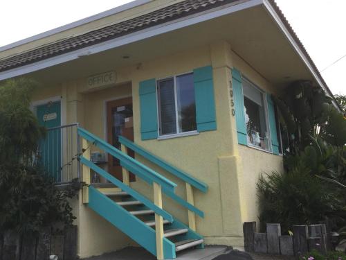 Beach Bungalow Inn and Suites