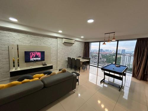 eko cheras kid's friendly 3 bedroom washing machines WI-FI, Kuala Lumpur