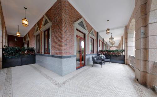 Linggan Linghai Hotel near Yu-kert