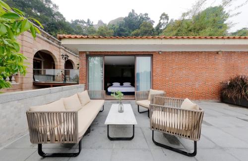 Linggan Linghai Hotel near Yu-kert