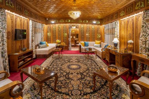 Dilnaaz group of houseboats in ศรีนาคา