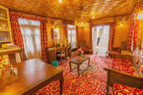 Dilnaaz group of houseboats in ศรีนาคา