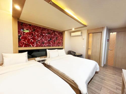 Mokpo Well Hotel - Tap to explore photos