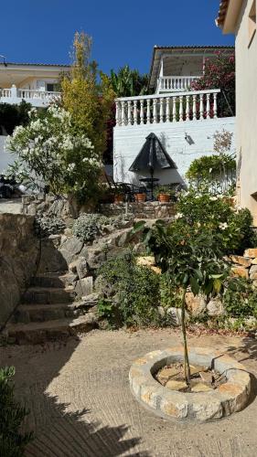Villa OCHRA - schoner Balkon mit Meerblick in Koroni