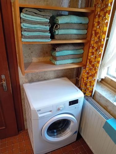 Haus in den Bergen! Österreichs Dorfperle (Haus in den Bergen! Osterreichs Dorfperle) in 巴德布萊貝格