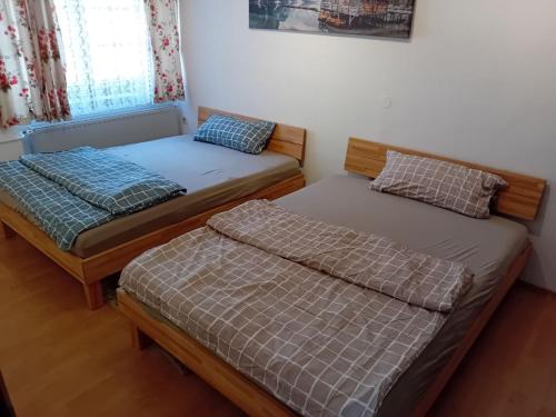 Haus in den Bergen! Österreichs Dorfperle (Haus in den Bergen! Osterreichs Dorfperle) in 巴德布萊貝格