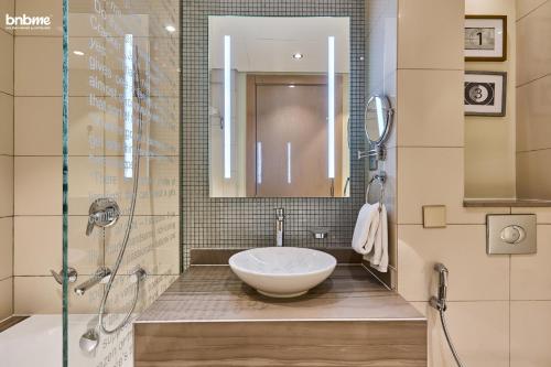 bnbme | DAMAC Towers Paramount | 3 BDR - image 3