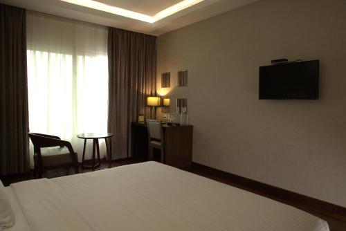 Executive  image 5