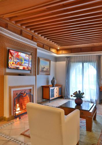 Suite with Lake View image 10