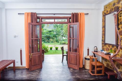 Family Room with Garden View image 10