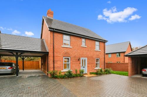 Entire house in Stanway, Colchester – khách sạn tại Stanway