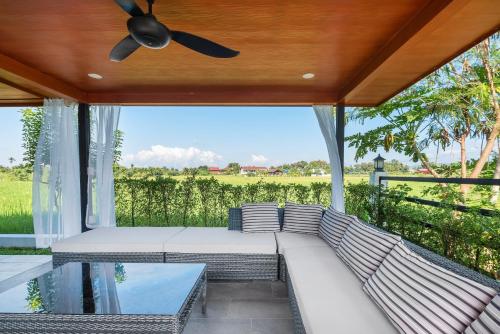 The garden pool villa resort at Doi Saket - 발코니/테라스