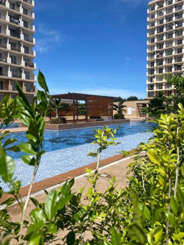 Condo near Airport, CCLEX Pool View Balcony Condo near Airport, CCLEX Pool View Balcony