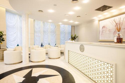 625661786 Tresor Le Palais Timisoara, Curio Collection by Hilton