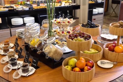 625662726 Tresor Le Palais Timisoara, Curio Collection by Hilton